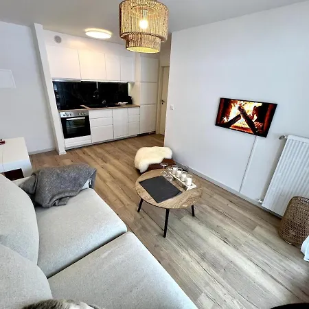 Alpine Cozy Nest - La Planchette Apartment